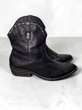 ZiGi Soho Black Leather Studded Western Cowboy Ankle Booties Size 10